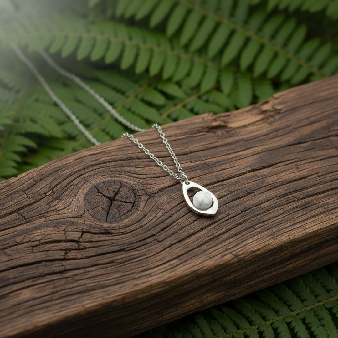 Goccia con pietra naturale