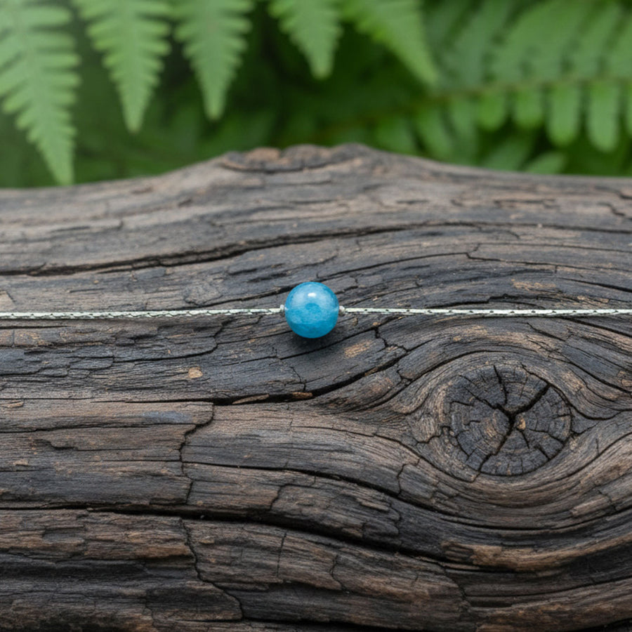 Collana con sfera in pietra naturale
