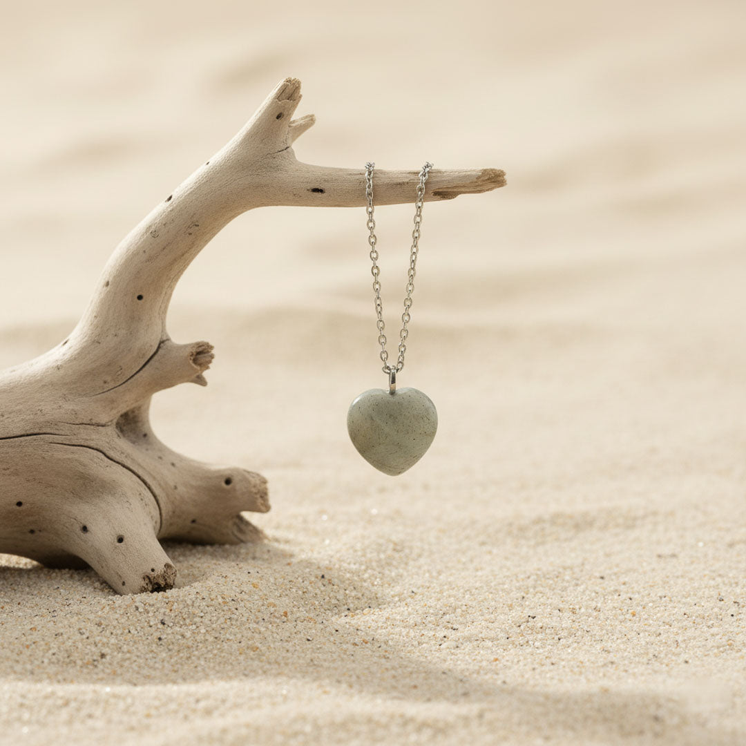 Cuore in Labradorite Grigia