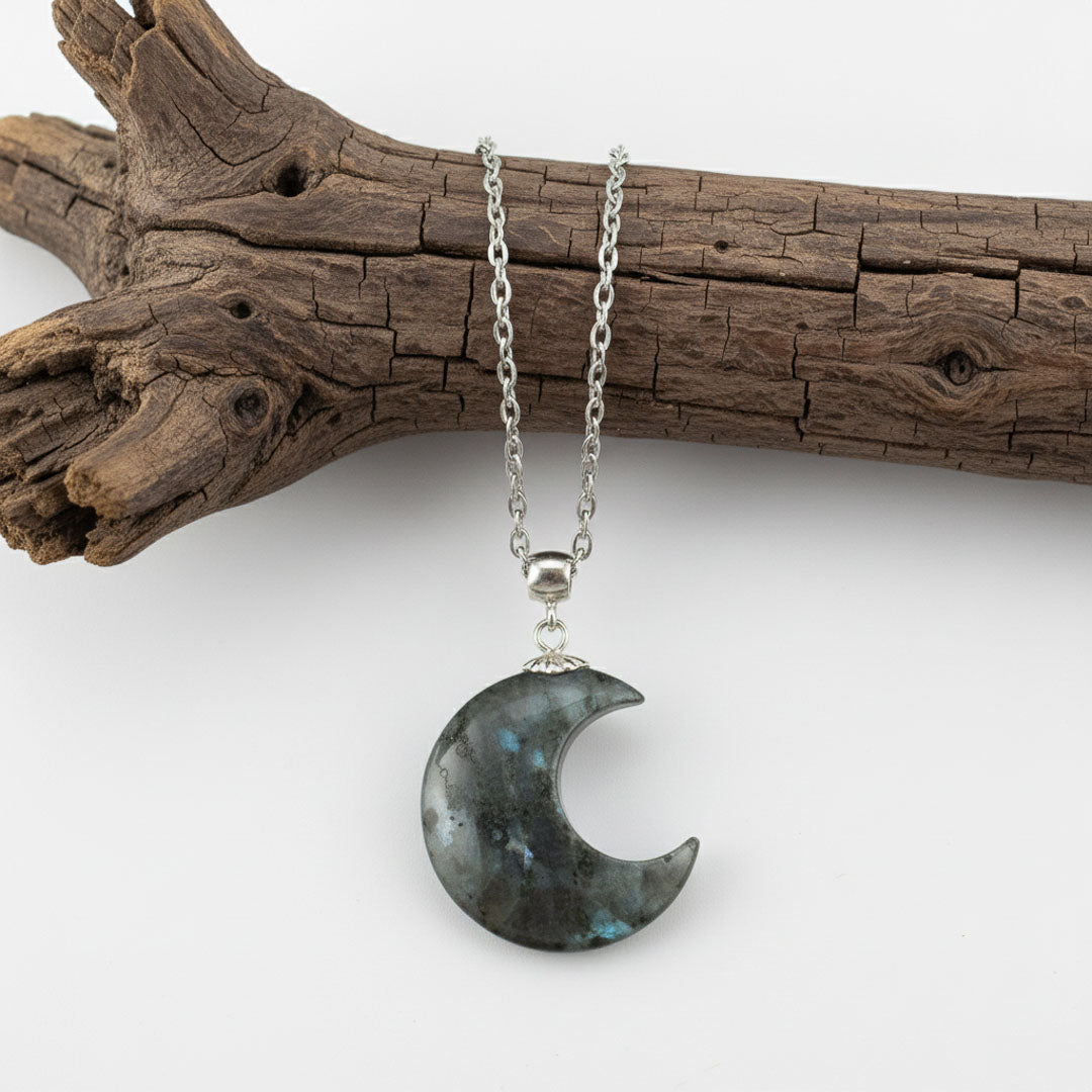 Luna in Labradorite nera