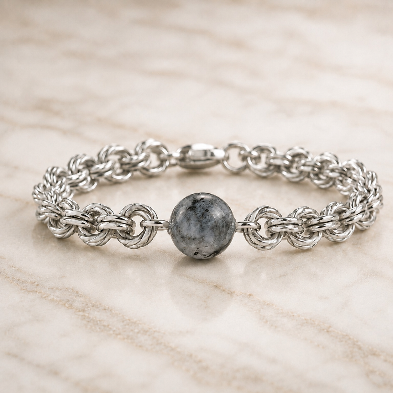 Bracciale con sfera in Larvikite