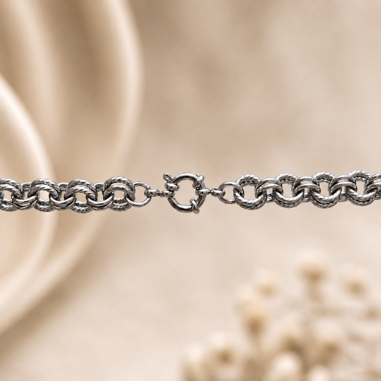 Collana con sfera in Larvikite