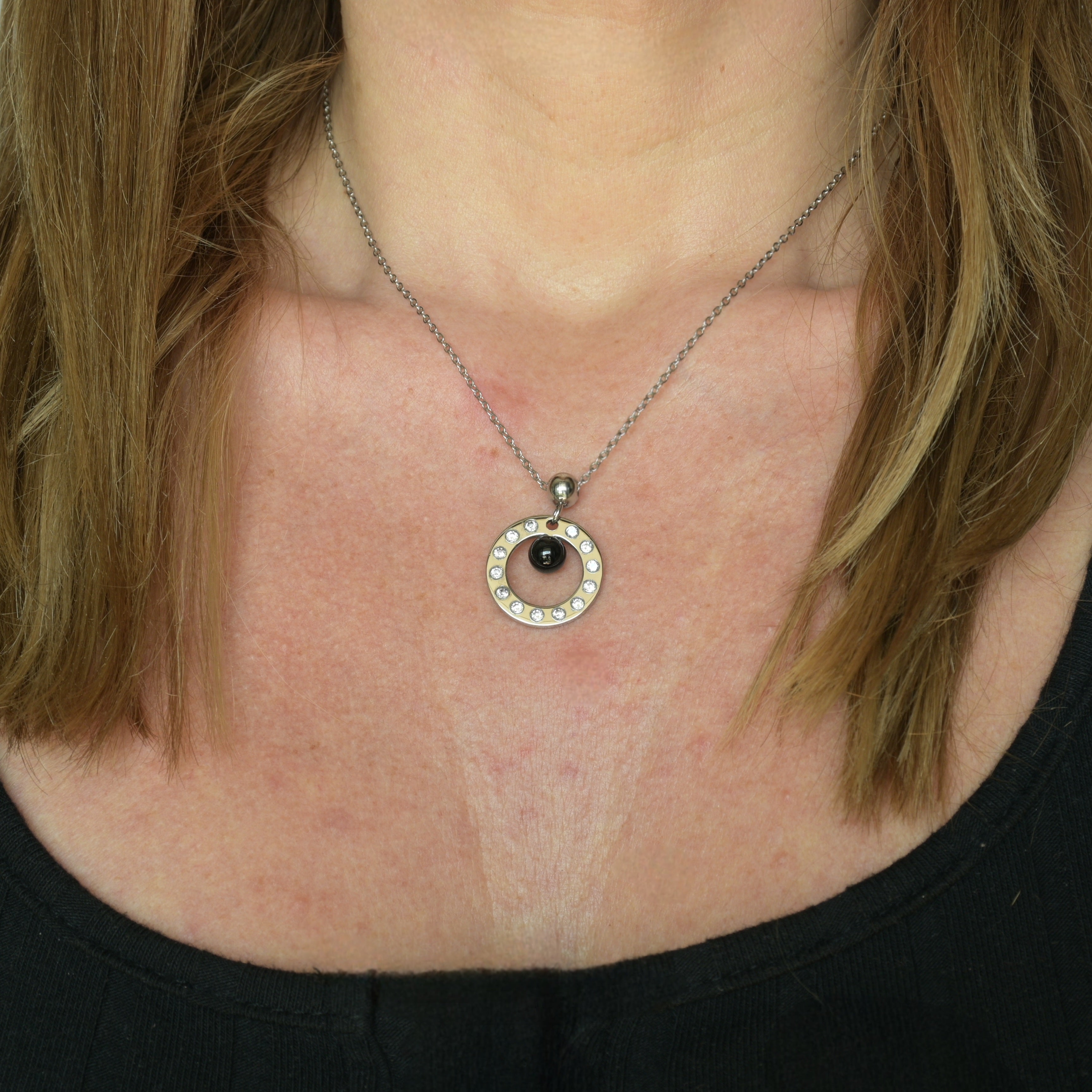 Cerchio in Pietra naturale e Zirconia cubica