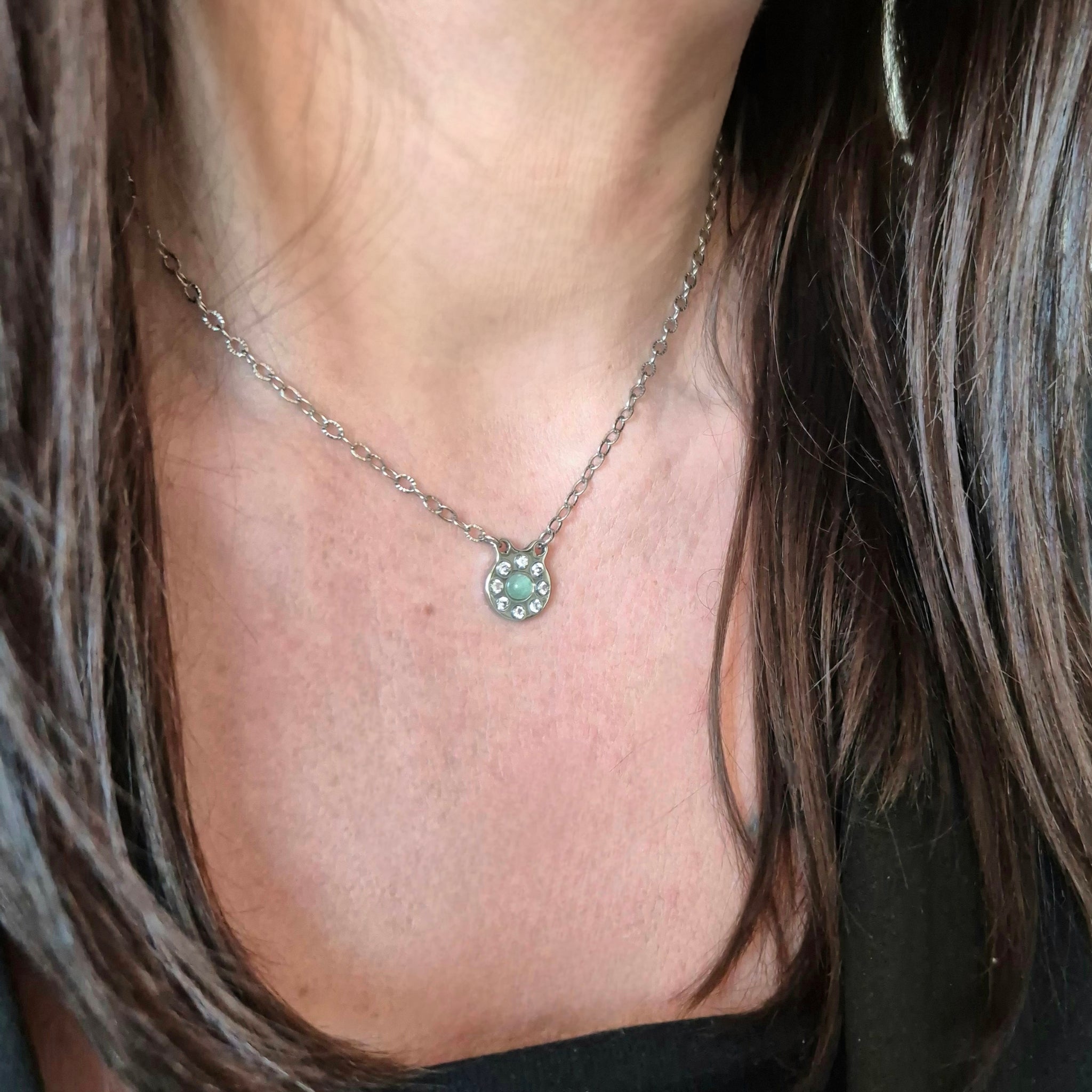 collana con zirconi e pietre naturali in acciaio inossidabile