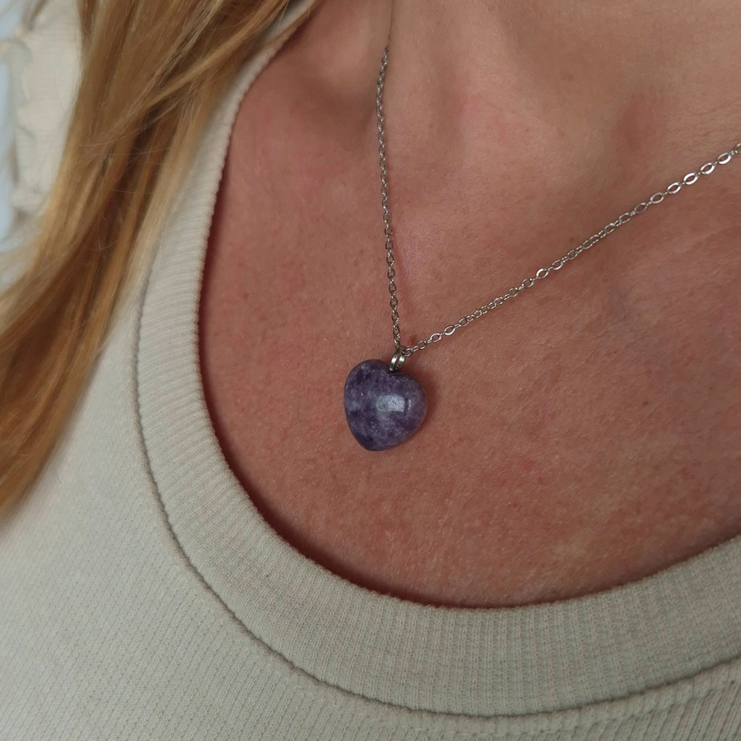 Collana con cuore in Lepidolite