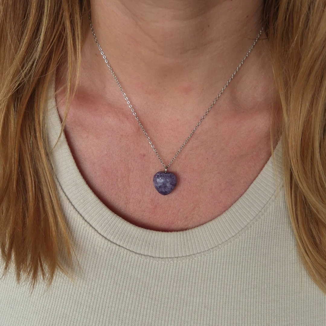 Collana con cuore in Lepidolite