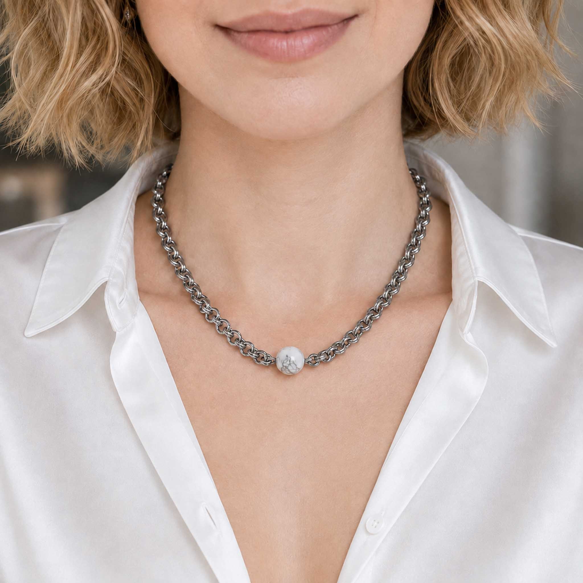 Collana con sfera in Howlite