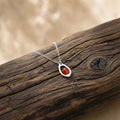 Collana con goccia in pietra naturale