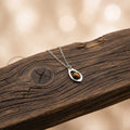 Collana con goccia in pietra naturale