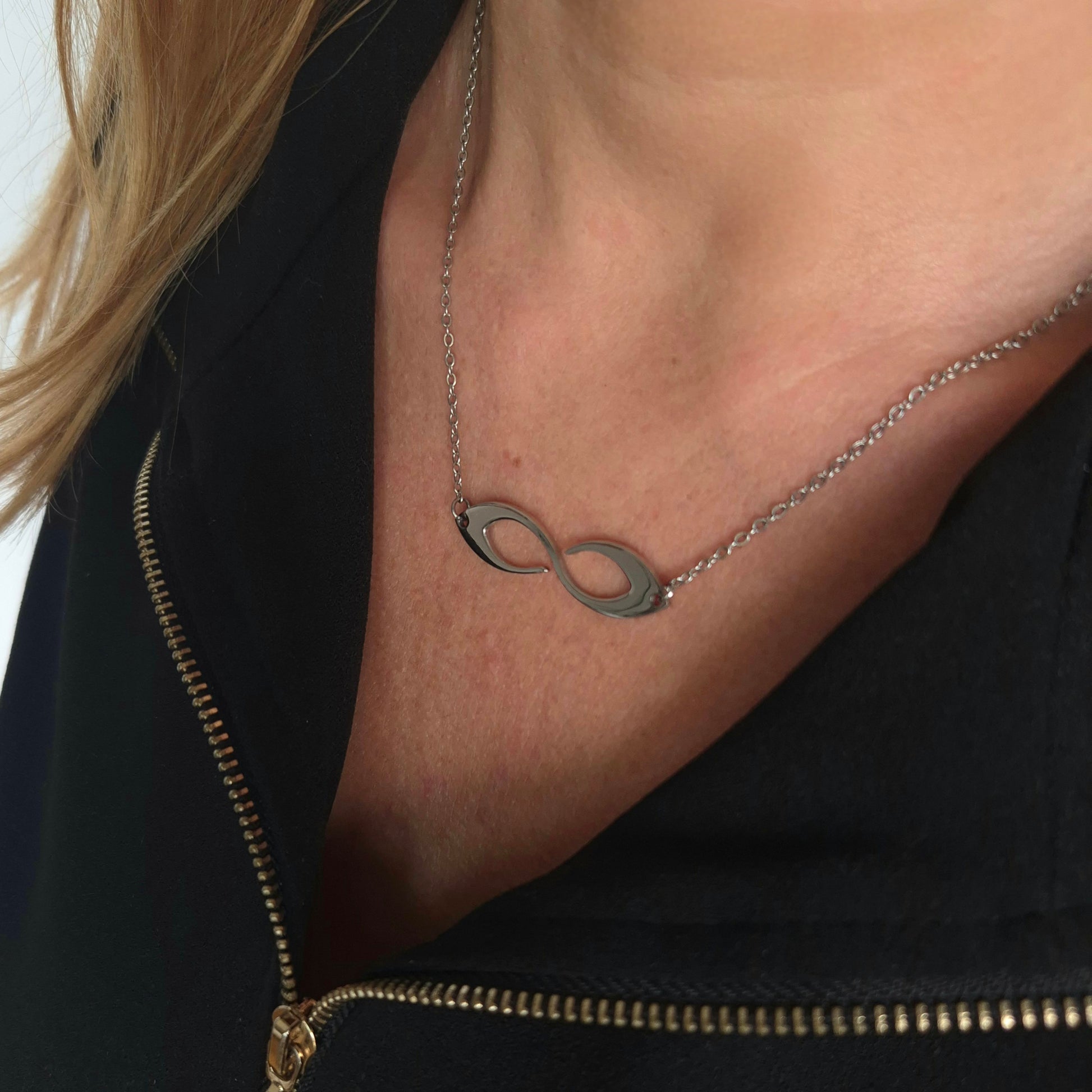Collana con Infinito