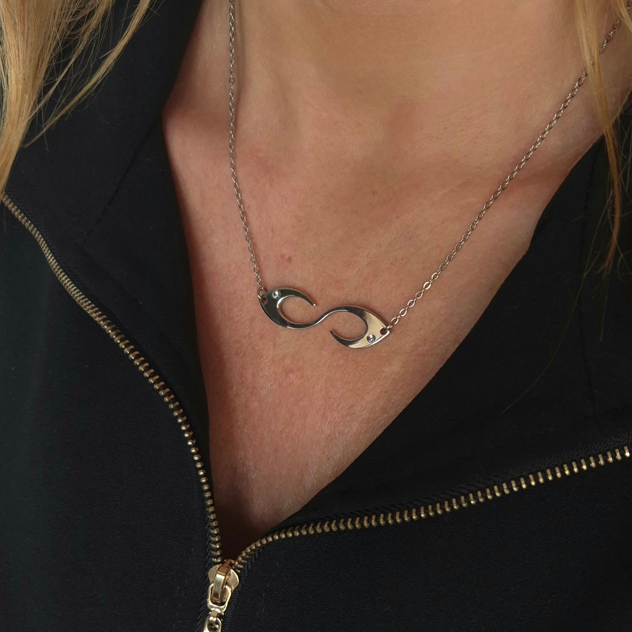 Collana Infinito con Zirconia cubica