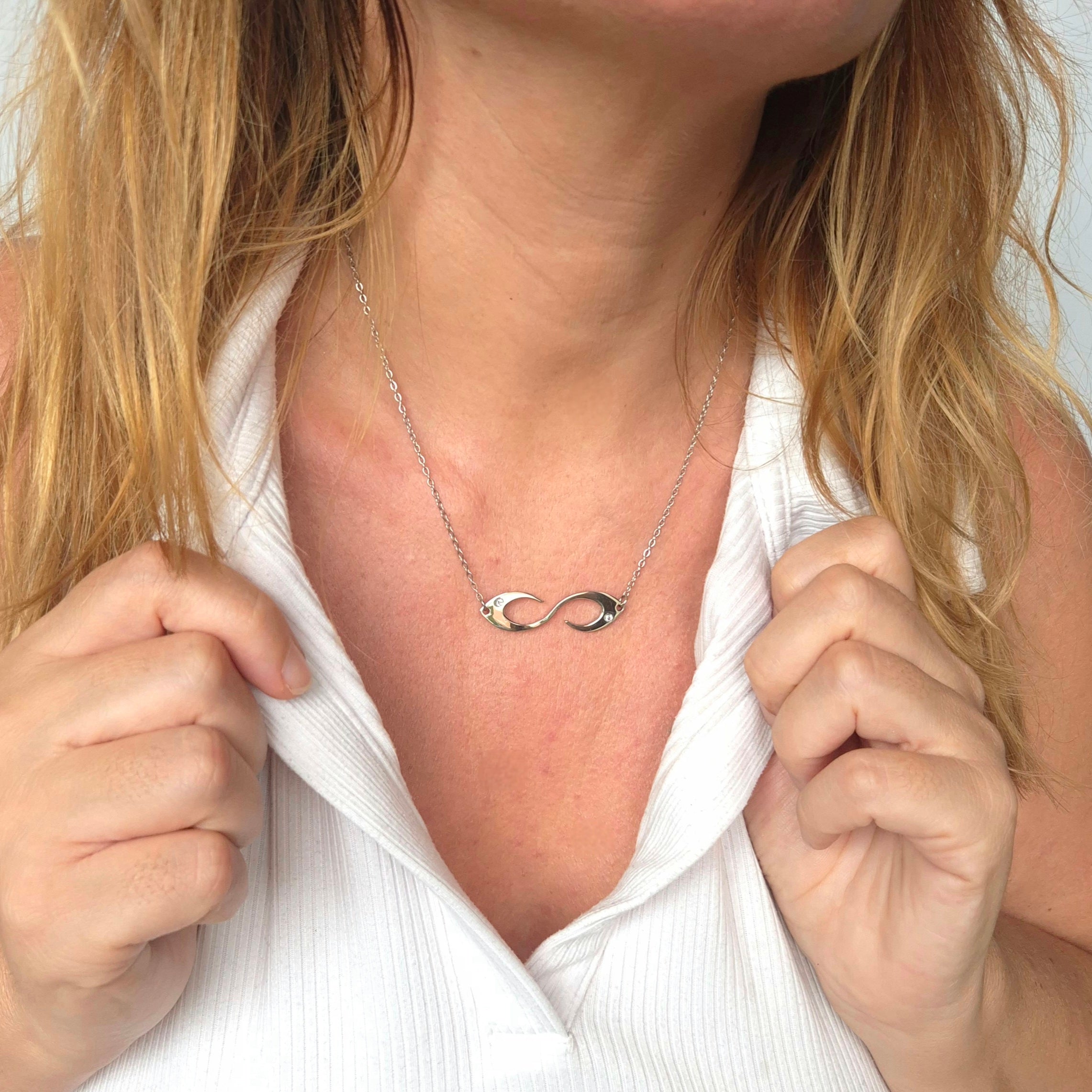 Collana Infinito con Zirconia cubica