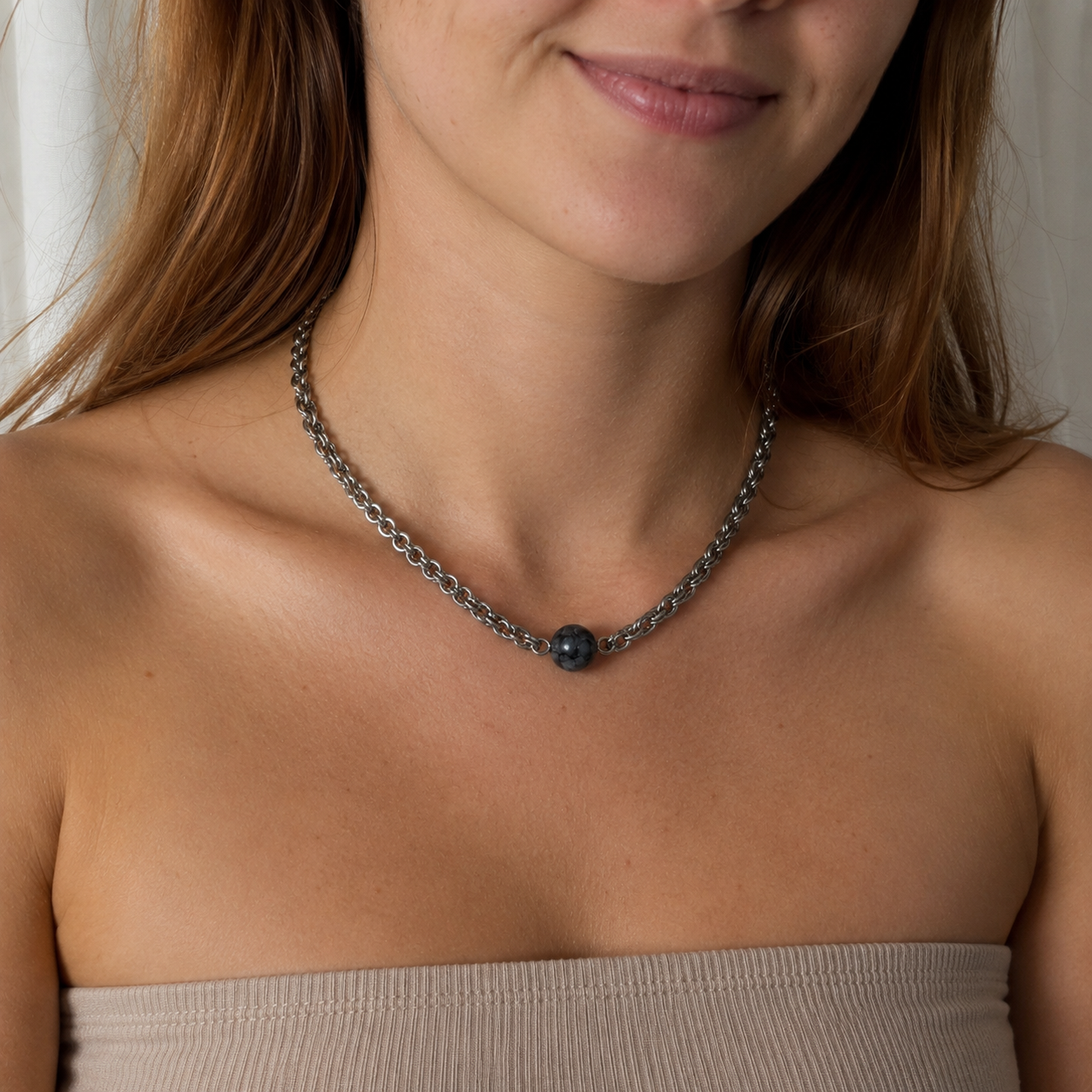 Collana con sfera in Larvikite