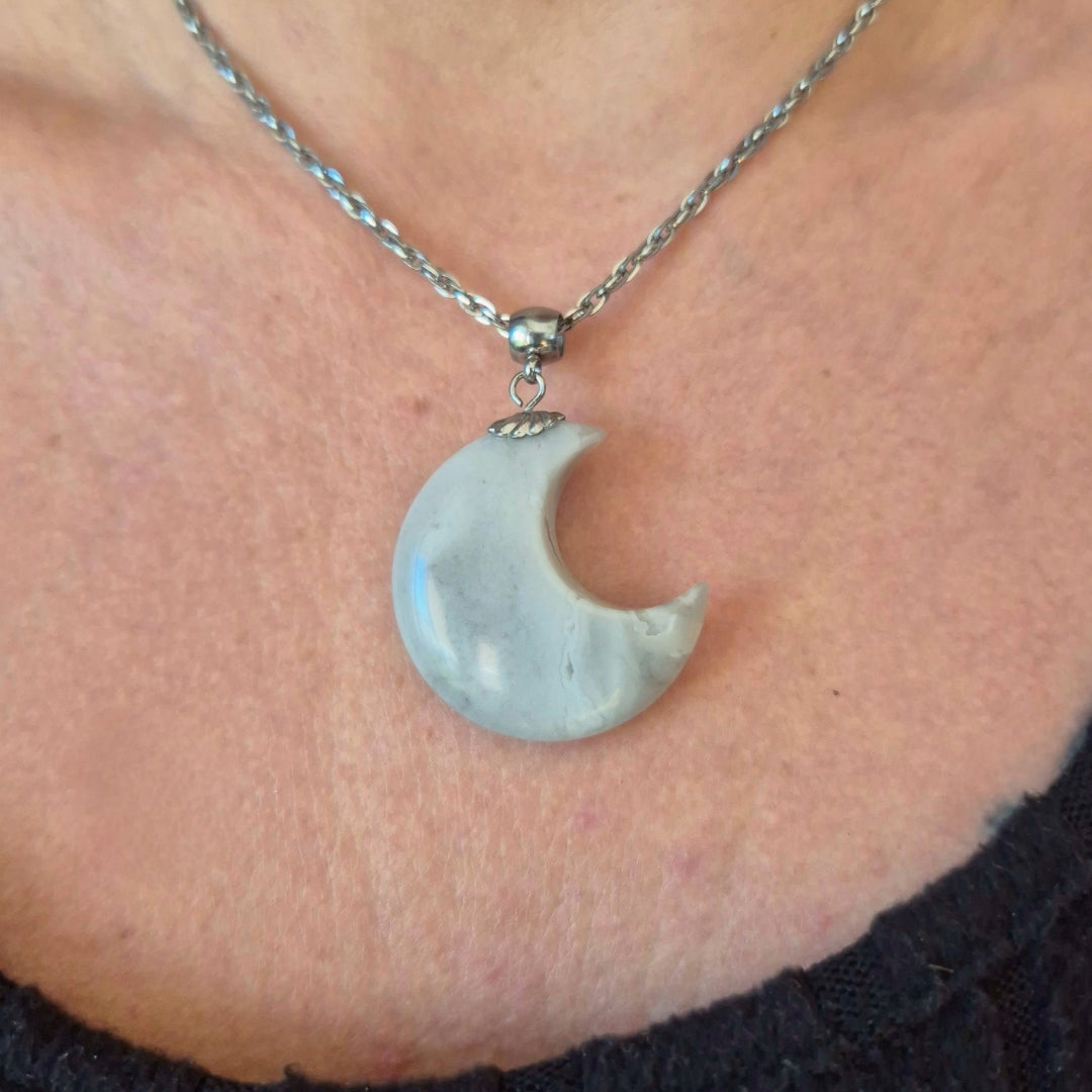 Collana con Luna in Labradorite grigia