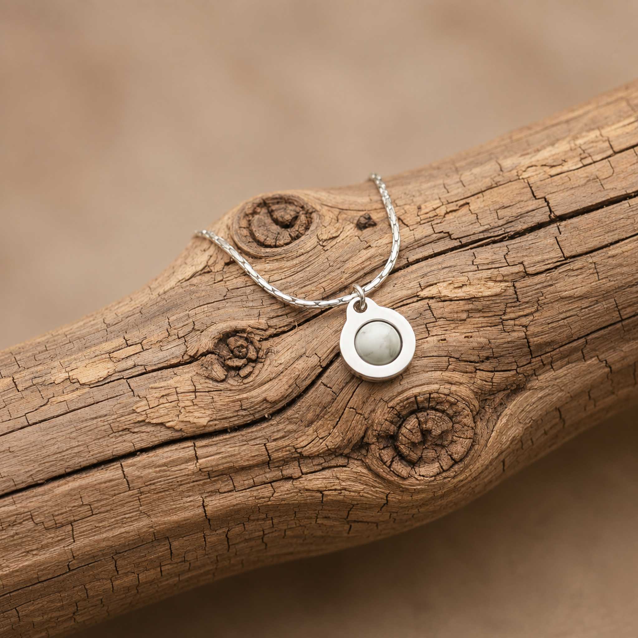 Collana Punto Luce con pietra naturale