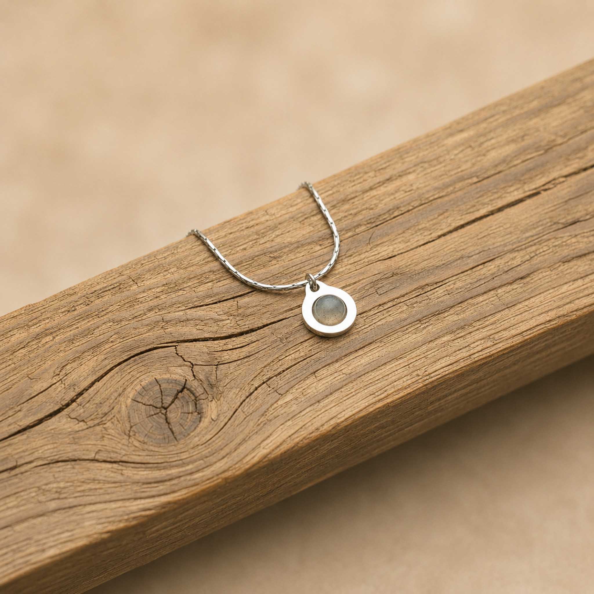 Collana Punto Luce con pietra naturale