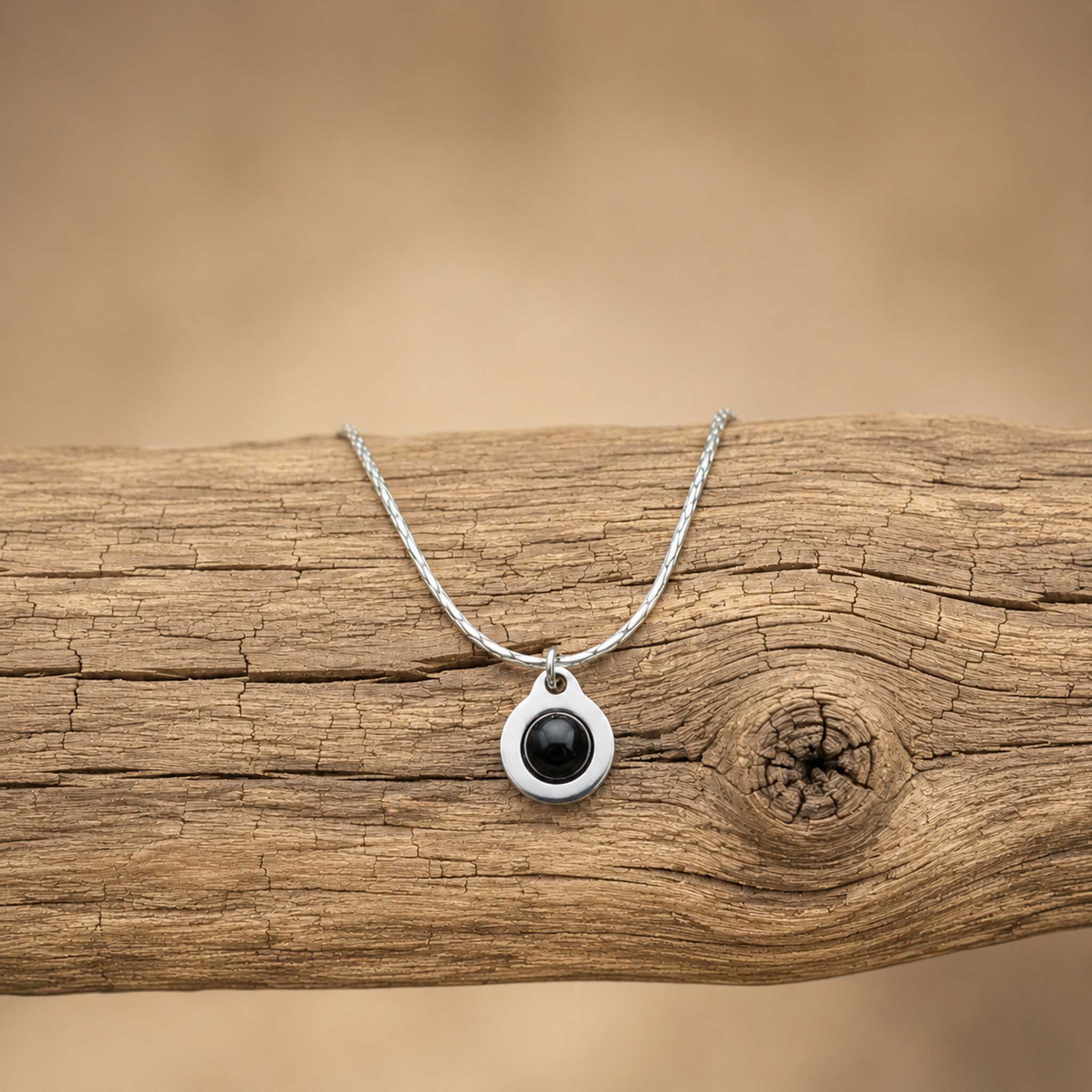 Collana Punto Luce con pietra naturale