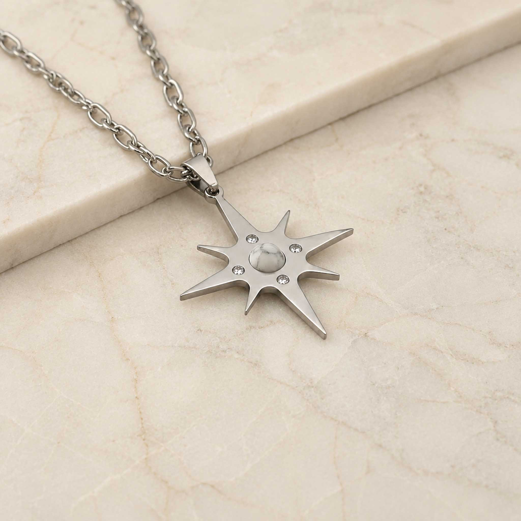 Collana Stella Polare con pietra naturale e zirconia cubica