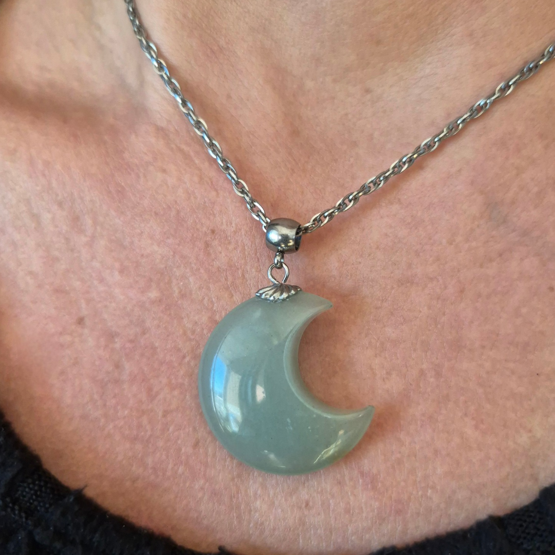 Collana con Luna in Avventurina verde