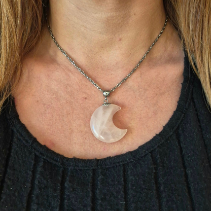 Collana con Luna in Quarzo rosa