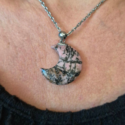 Collana con Luna in Rodonite