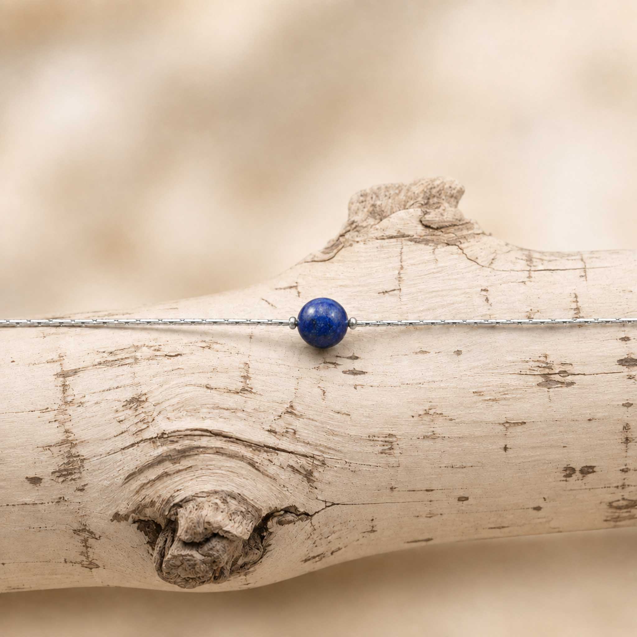 Collana con sfera in pietra naturale