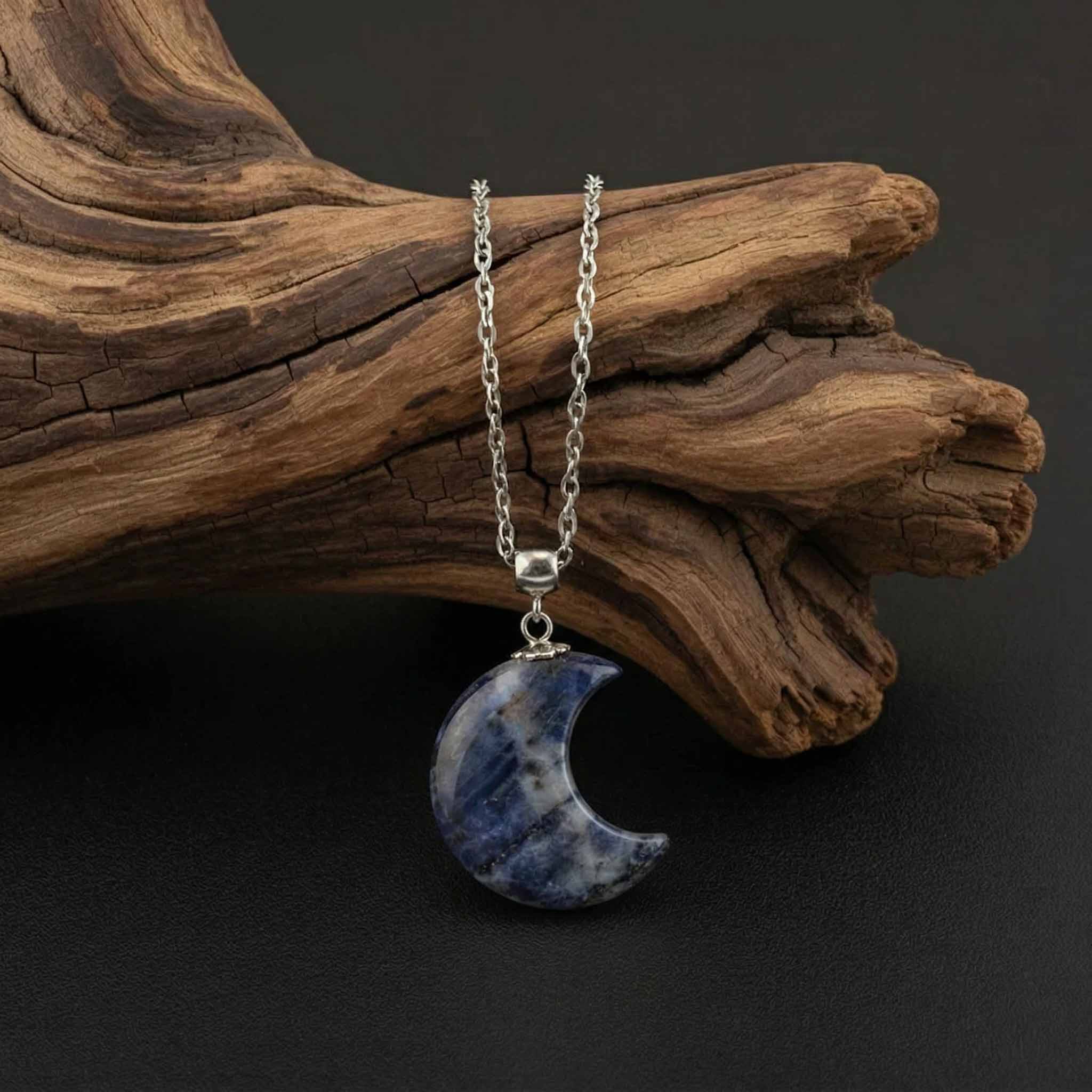 Luna in Sodalite blu
