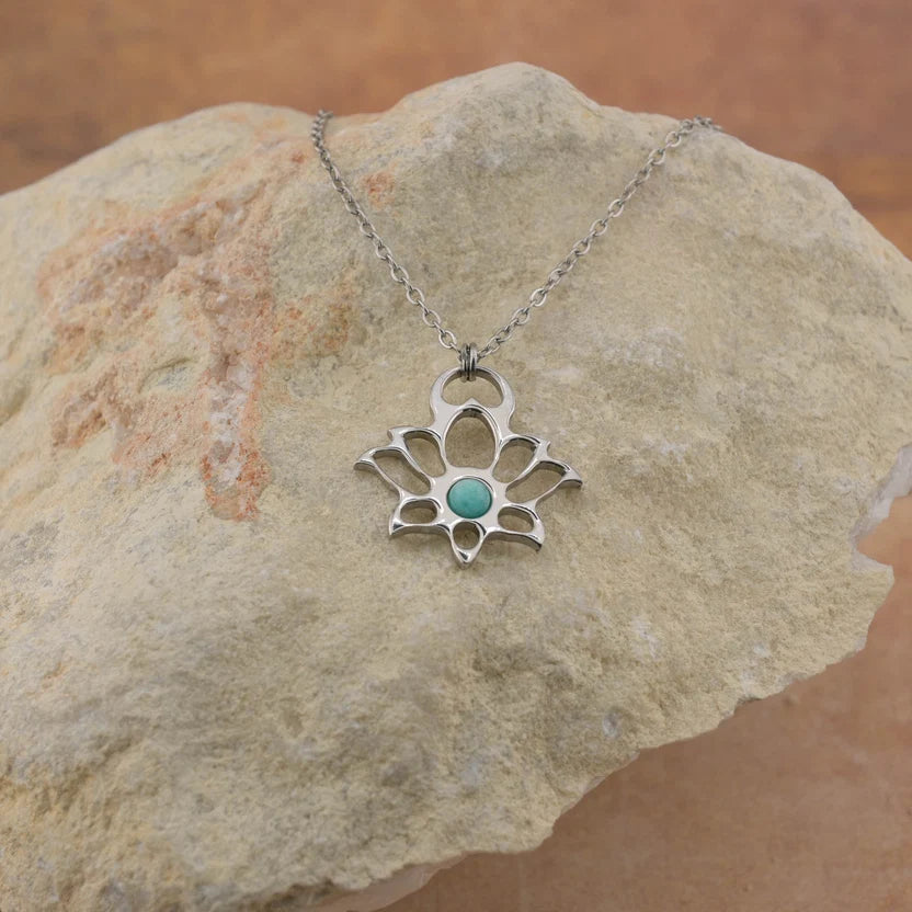 Collana con mini loto e orecchini con mini loto