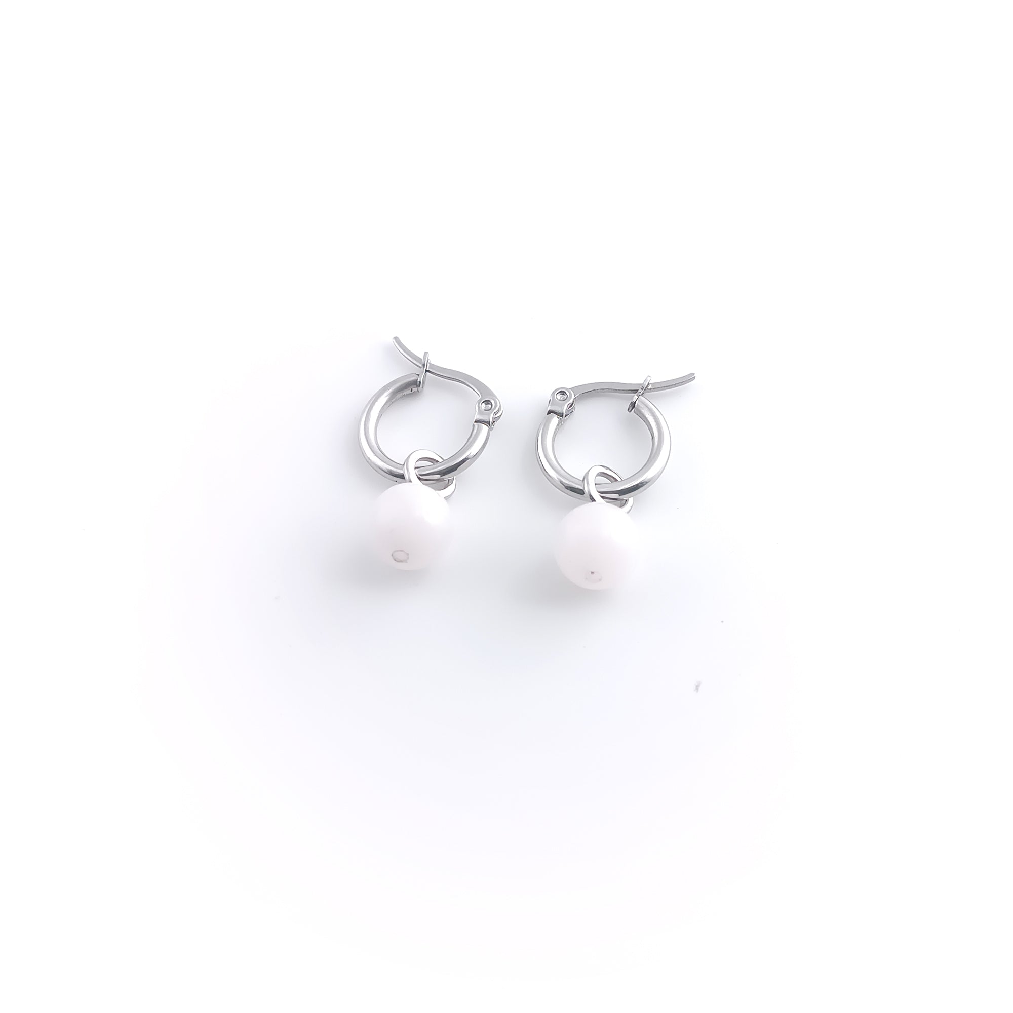 Orecchino a cerchio con pietra naturale