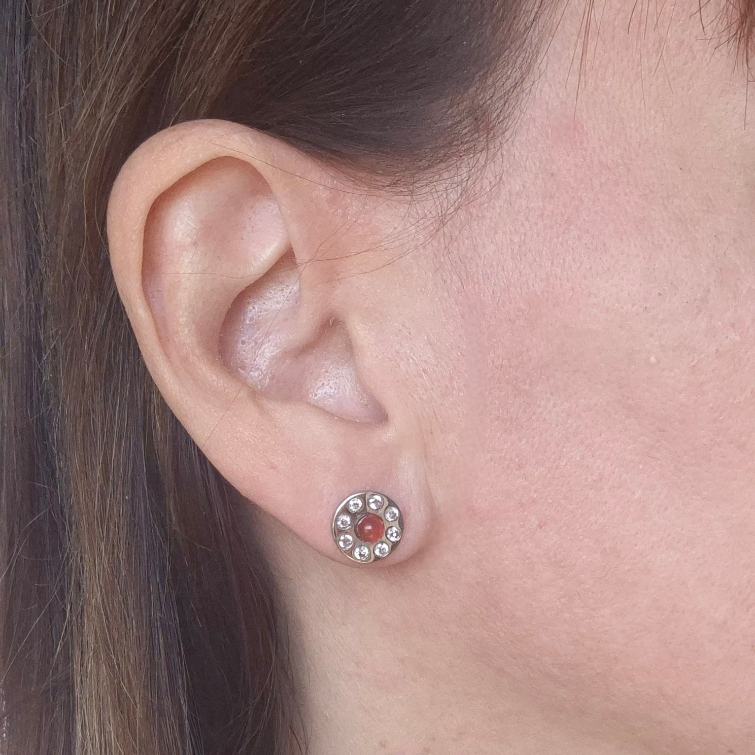 Orecchini a Lobo con pietra naturale e Zirconia cubica