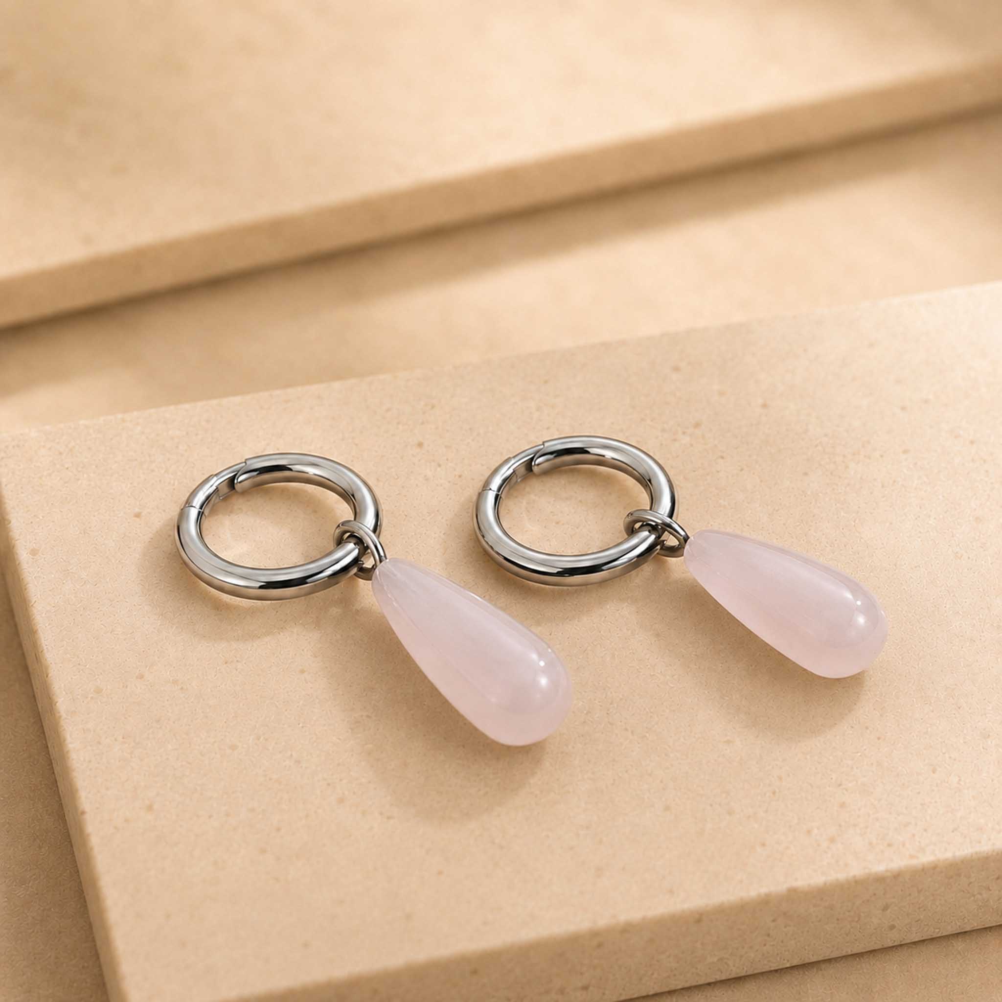 Orecchini con pendente a goccia in Quarzo rosa