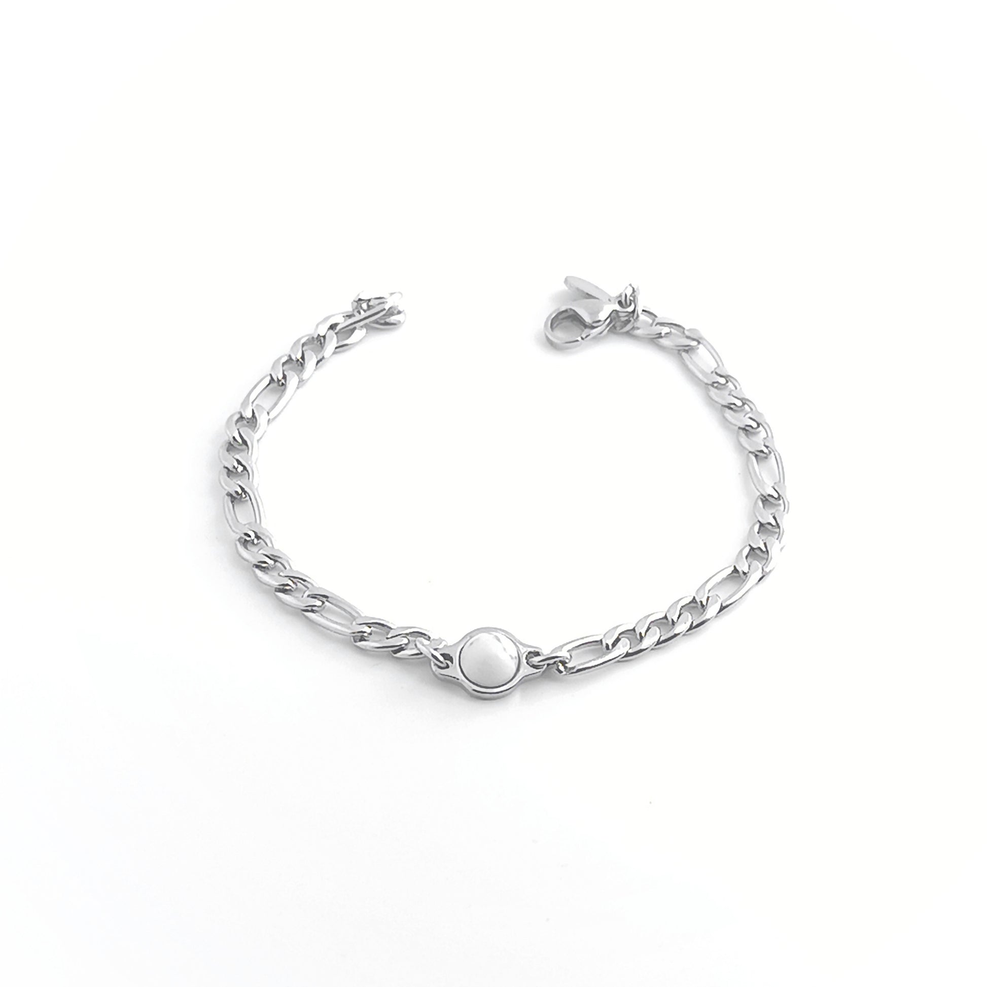 Bracciale con pietra centrale