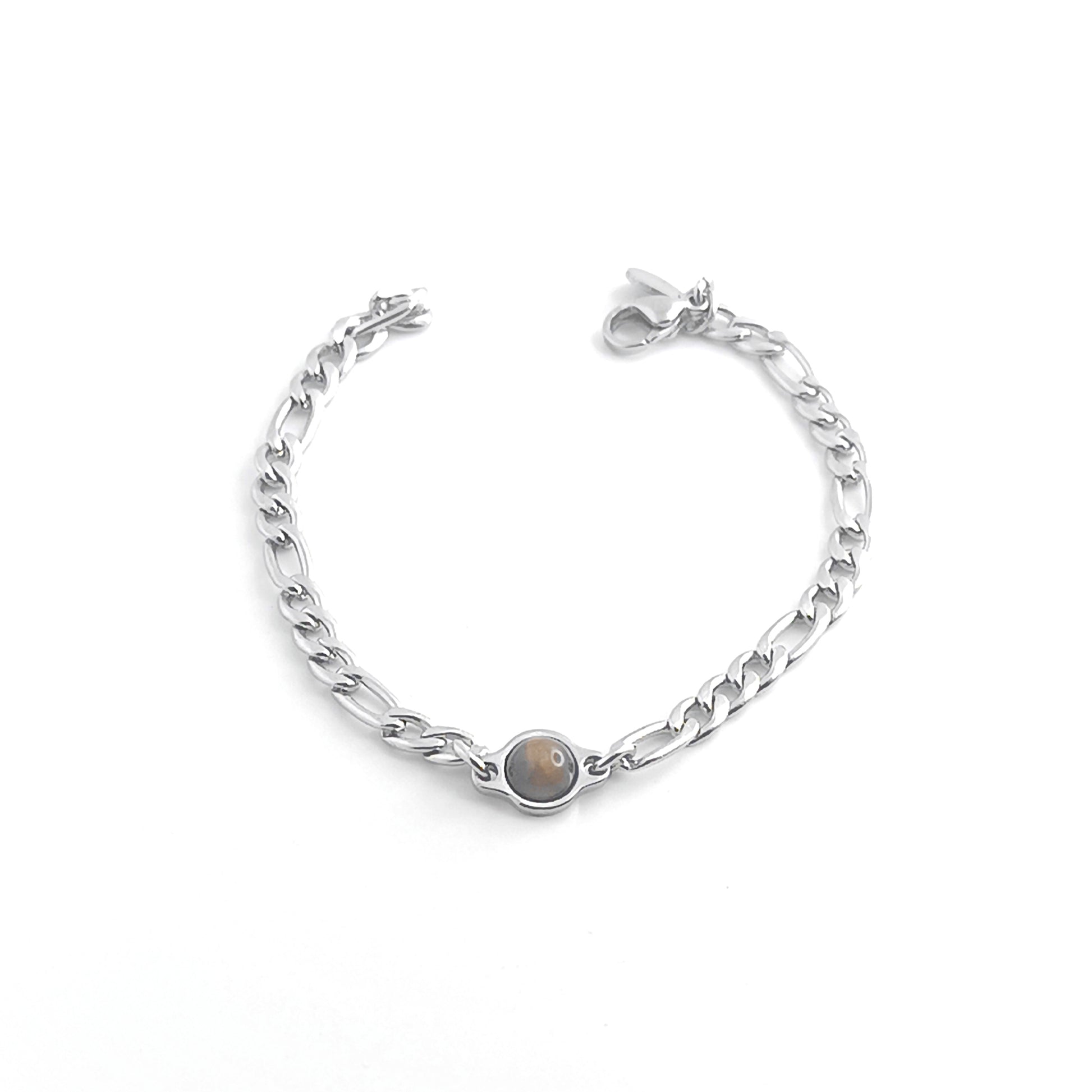 Bracciale con pietra centrale
