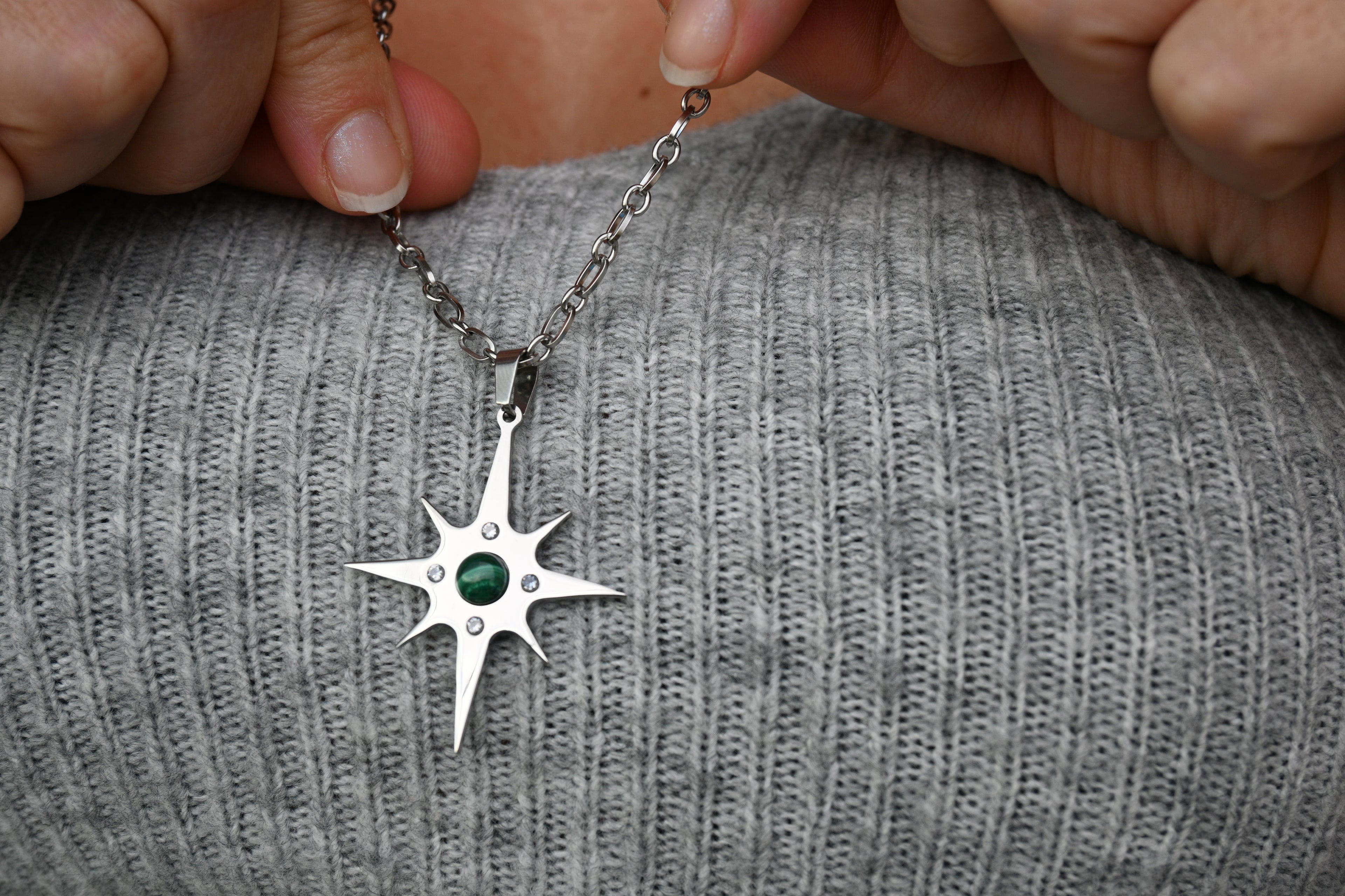 Stella polare con pietra naturale e Zirconia cubica