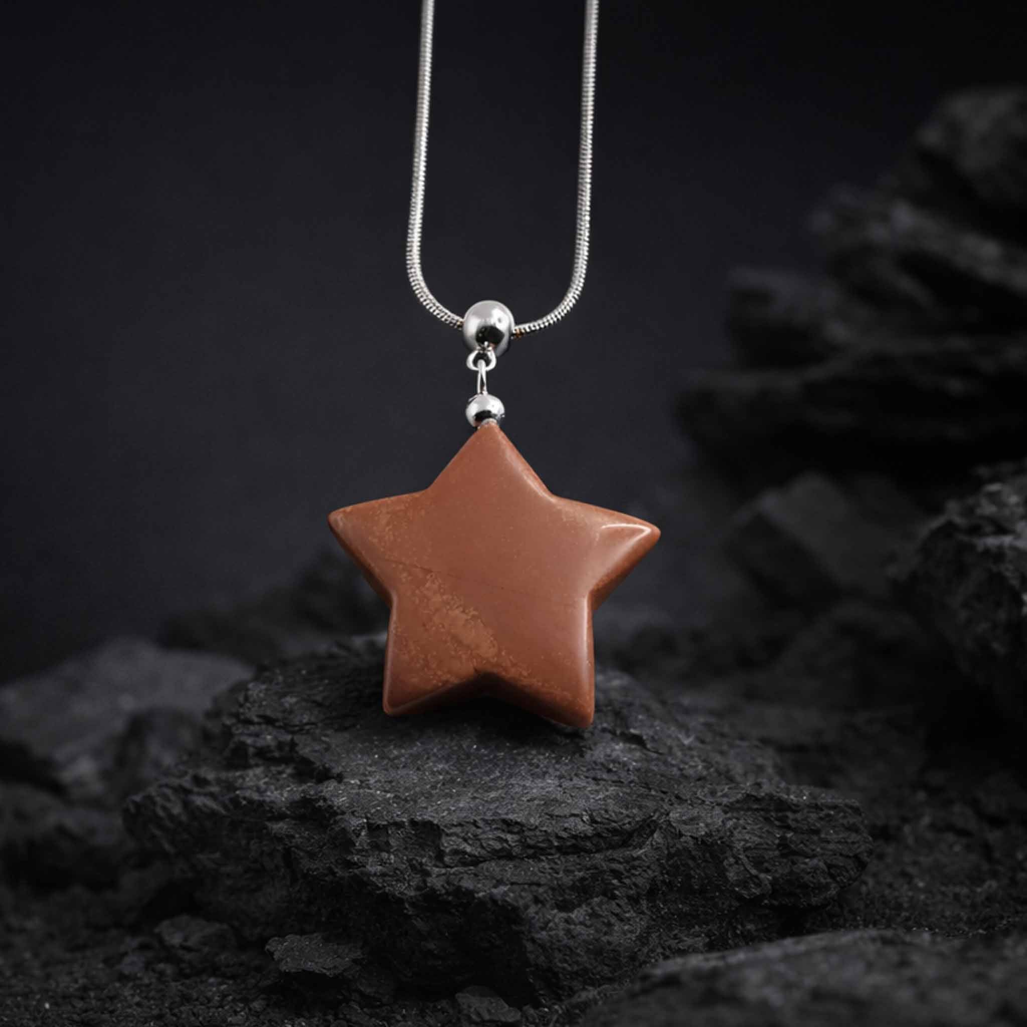 Collana con Stella in Diaspro rosso